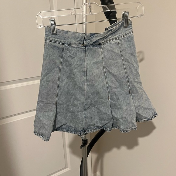 PacSun Dresses & Skirts - Pacsun denim skirt ‼️ZIPPER IS BROKEN‼️